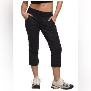 The North Face Aphrodite 2.0 Black Capri Pant - Women's NWT
